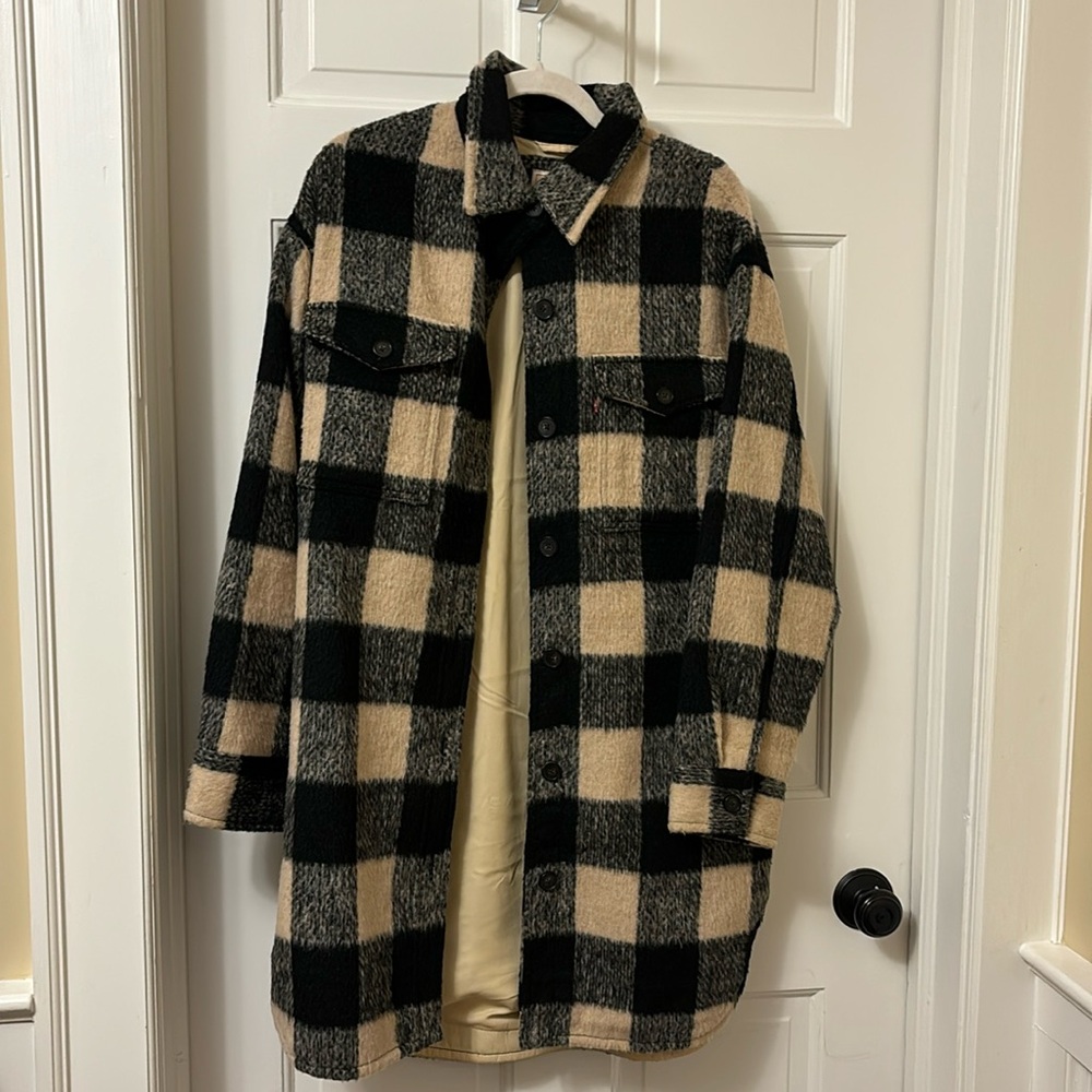 Levi’s buffalo plaid coat, rarely worn size M, shacket